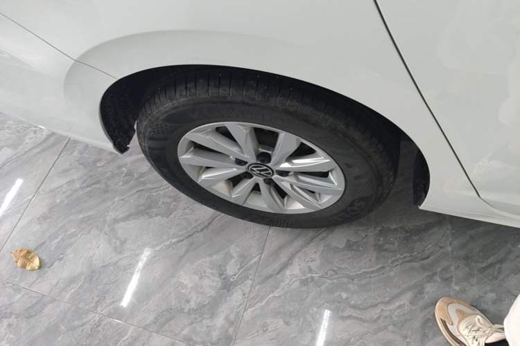 Used Volkswagen Bora 2024 200TSI DSG Comfort Edition Right Rear Wheel Hub