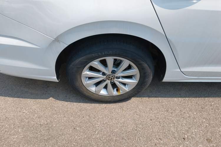 Used Volkswagen Bora 2024 200TSI DSG Comfort Edition Right Rear Wheel Hub