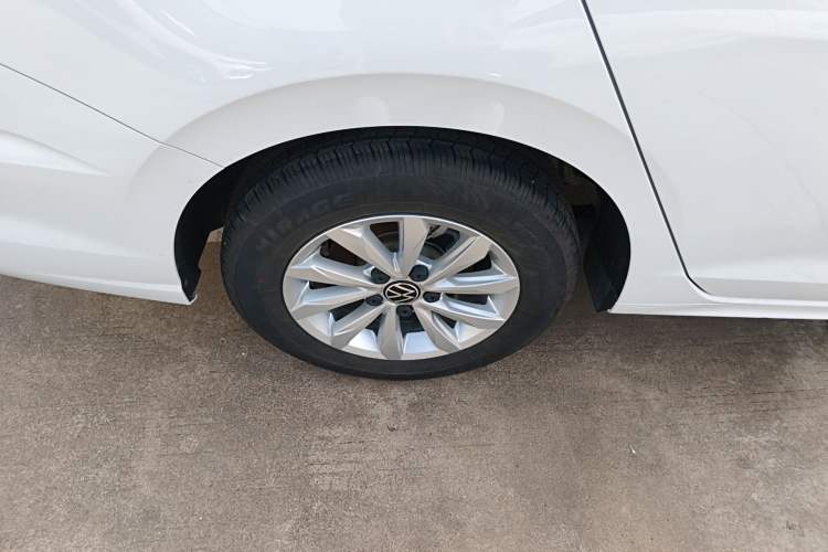 Used Volkswagen Bora 2024 200TSI DSG Comfort Edition Right Rear Wheel Hub