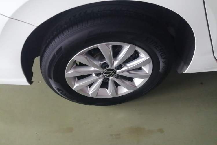 Used Volkswagen Bora 2024 200TSI DSG Comfort Edition Right Rear Wheel Hub
