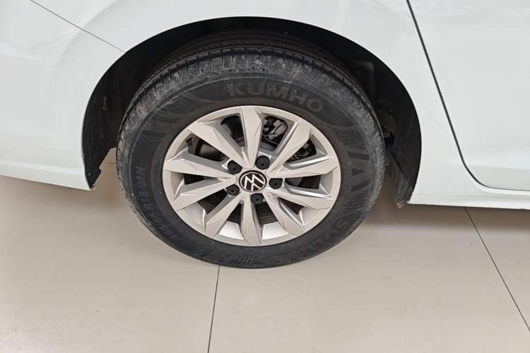 Used Volkswagen Bora 2024 200TSI DSG Comfort Edition Right Rear Wheel Hub
