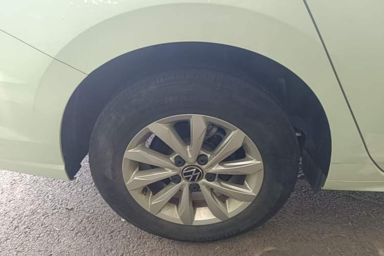 Used Volkswagen Bora 2024 200TSI DSG Comfort Edition Right Rear Wheel Hub