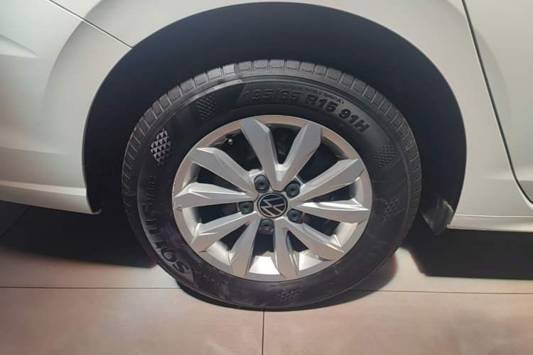 Used Volkswagen Bora 2024 200TSI DSG Comfort Edition Right Rear Wheel Hub