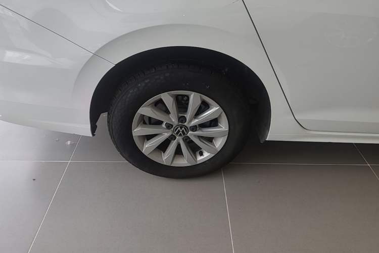 Used Volkswagen Bora 2024 200TSI DSG Comfort Edition Right Rear Wheel Hub