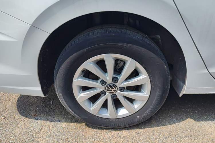 Used Volkswagen Bora 2024 200TSI DSG Comfort Edition Right Rear Wheel Hub