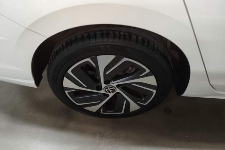 Used Volkswagen Bora 2024 200TSI DSG EnjoyDrive PRO Edition Right Rear Wheel Hub