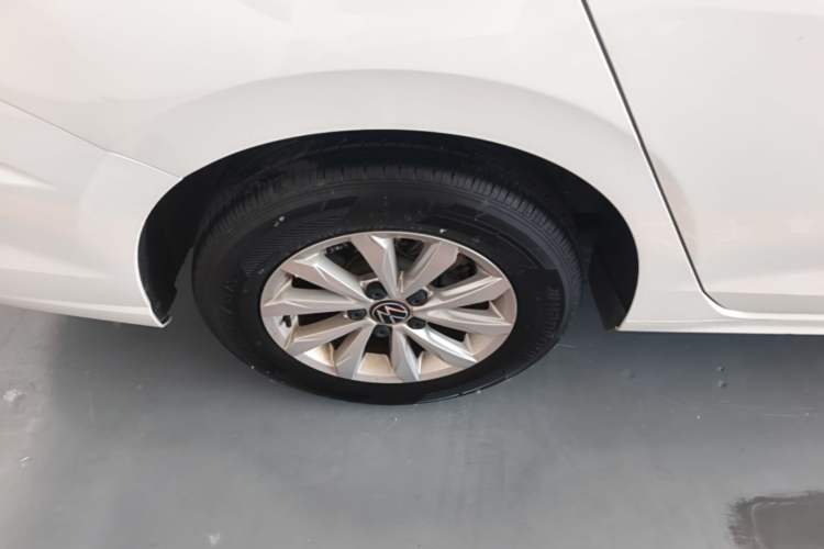 Used Volkswagen Bora 2024 200TSI DSG Comfort Edition Right Rear Wheel Hub