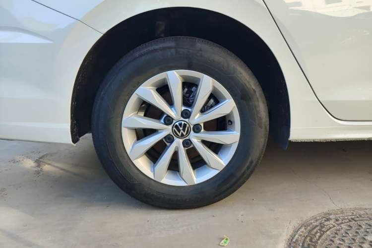 Used Volkswagen Bora 2024 200TSI DSG Comfort Edition Right Rear Wheel Hub