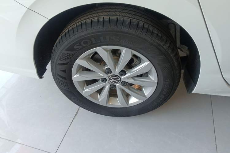Used Volkswagen Bora 2024 200TSI DSG Comfort Edition Right Rear Wheel Hub