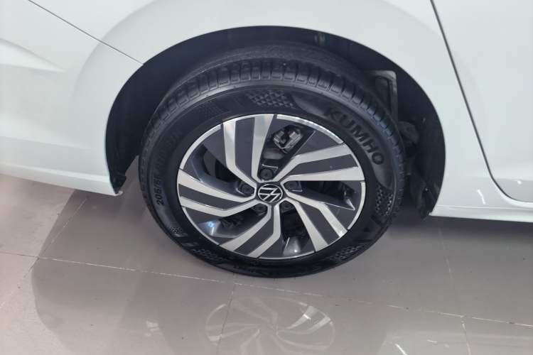 Used Volkswagen Bora 2024 280TSI DSG Comfort Edition Right Rear Wheel Hub