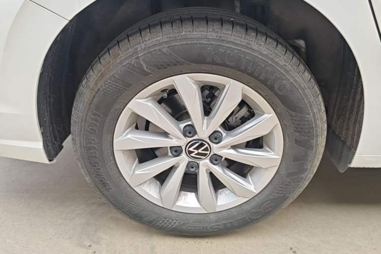 Used Volkswagen Bora 2024 200TSI DSG Comfort Edition Right Rear Wheel Hub