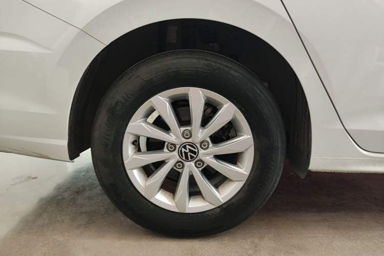 Used Volkswagen Bora 2024 200TSI DSG Comfort Edition Right Rear Wheel Hub