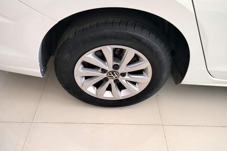Used Volkswagen Bora 2024 200TSI DSG Comfort Edition Right Rear Wheel Hub