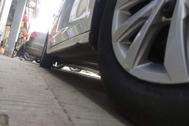 Used Volkswagen Bora 2024 200TSI DSG Comfort Edition Right Side Sill