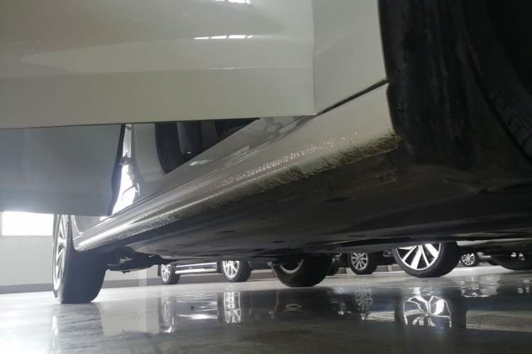 Used Volkswagen Bora 2024 200TSI DSG Comfort Edition Right Side Sill