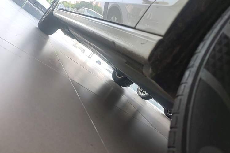 Used Volkswagen Bora 2024 200TSI DSG Comfort Edition Right Side Sill