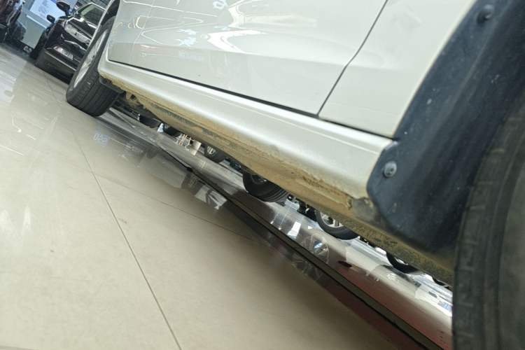 Used Volkswagen Bora 2024 200TSI DSG Comfort Edition Right Side Sill