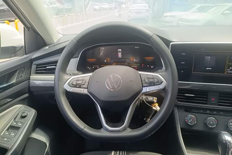 Used Volkswagen Bora 2024 200TSI DSG Comfort Edition Steering Wheel
