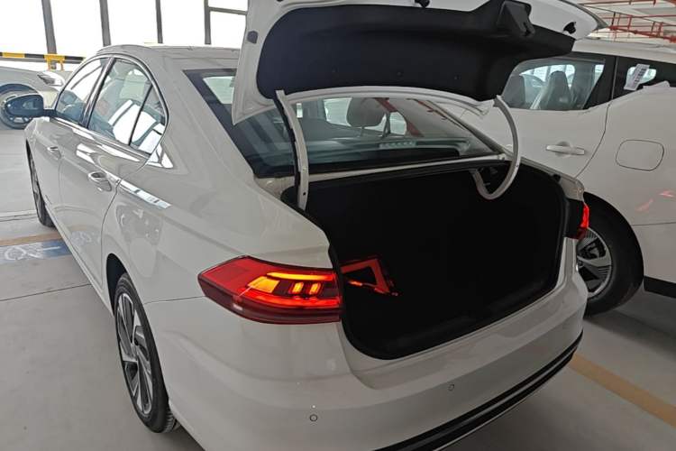 Used Volkswagen Bora 2024 200TSI DSG EnjoyDrive PRO Edition Trunk