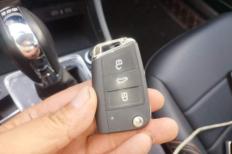 Used Volkswagen Bora 2024 280TSI DSG Comfort Edition Vehicle Key