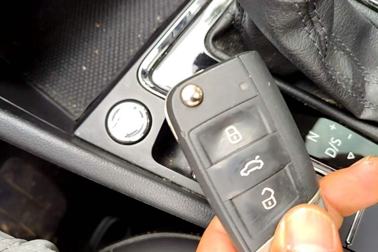 Used Volkswagen Bora 2024 200TSI DSG Smart Drive Edition Vehicle Key