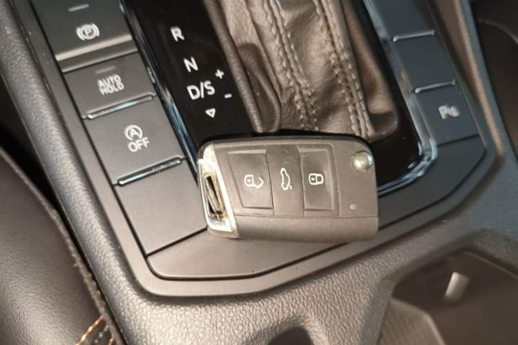 Used Volkswagen Bora 2024 200TSI DSG EnjoyDrive PRO Edition Vehicle Key