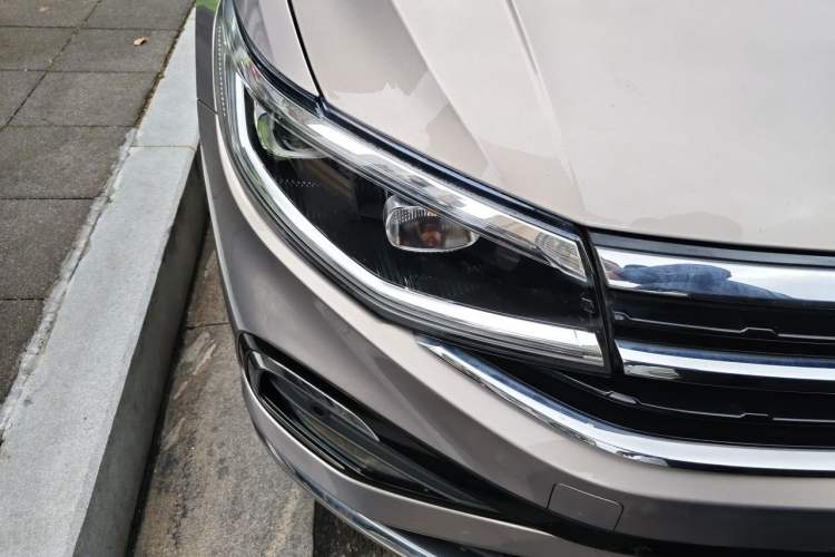 Used Volkswagen Bora 2024 200TSI DSG Joyful Drive Edition Right Front Headlight
