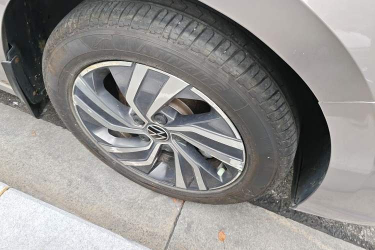 Used Volkswagen Bora 2024 200TSI DSG Joyful Drive Edition Right Front Wheel Hub