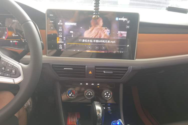 Used Volkswagen Bora 2025 200TSI DSG Enjoy Driving Navigation Edition Audio And AC Panel