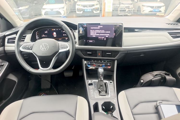 Used Volkswagen Bora 2025 300TSI DSG Prestige Edition Center Console