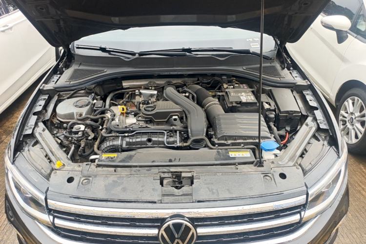 Used Volkswagen Bora 2025 300TSI DSG Prestige Edition Engine Bay