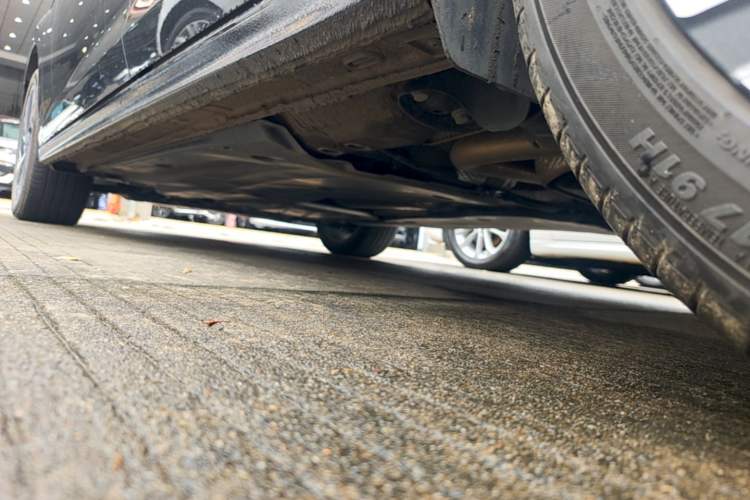Used Volkswagen Bora 2025 300TSI DSG Prestige Edition Left Side Sill