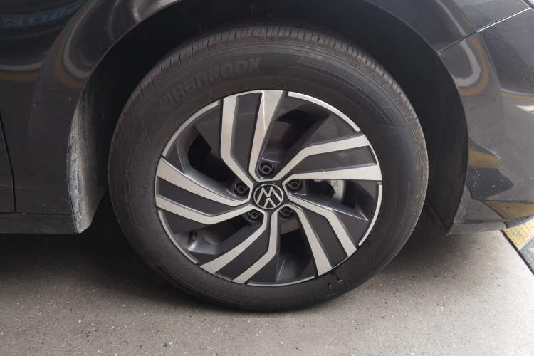 Used Volkswagen Bora 2025 200TSI DSG Enjoy Driving Navigation Edition Right Front Wheel Hub