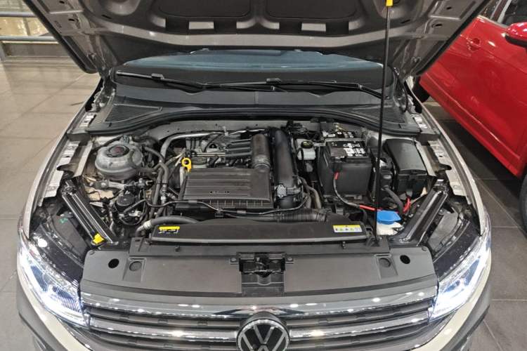 Used Volkswagen Bora 2025 280TSI DSG Comfort Edition Engine Bay
