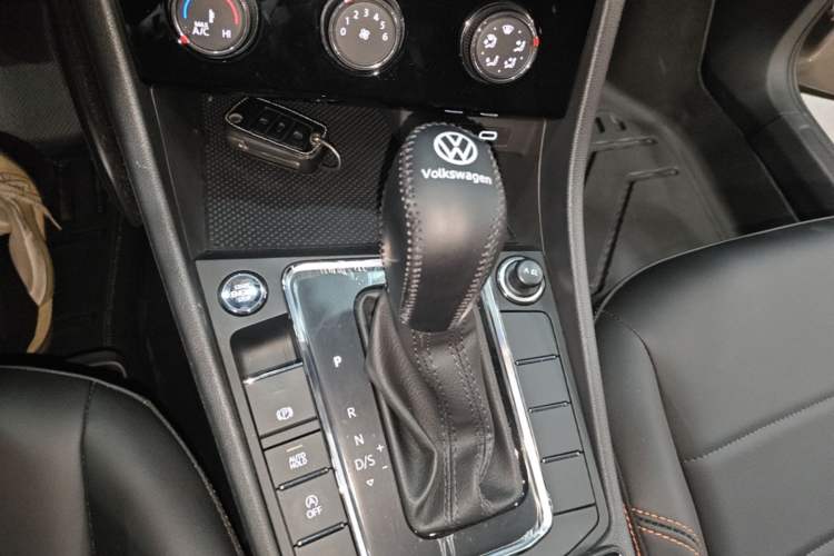 Used Volkswagen Bora 2025 280TSI DSG Comfort Edition Gear Lever