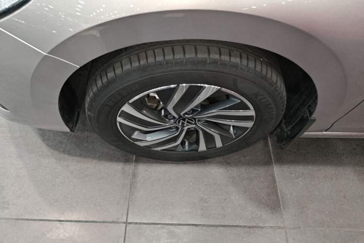 Used Volkswagen Bora 2025 280TSI DSG Comfort Edition Left Front Wheel Hub