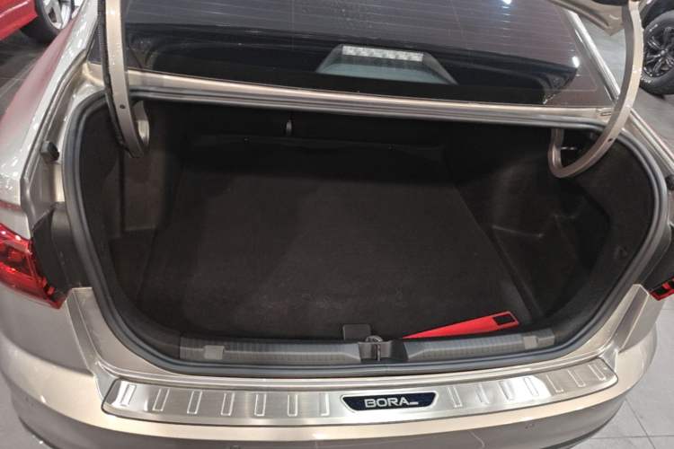 Used Volkswagen Bora 2025 280TSI DSG Comfort Edition Trunk