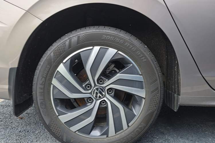 Used Volkswagen Bora 2025 200TSI DSG Enjoy Driving Navigation Edition Right Rear Wheel Hub