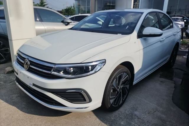 Ojetý Volkswagen Bora 2025 200TSI DSG Enjoy PRO Edition