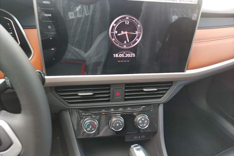 Used Volkswagen Bora 2025 200TSI DSG Enjoy PRO Edition Audio And AC Panel