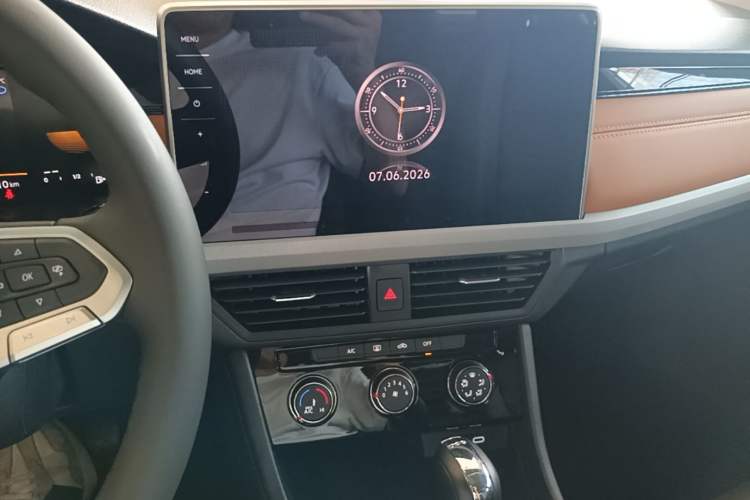 Used Volkswagen Bora 2025 Facelifted 200TSI DSG Yuexing Navigation Edition Audio And AC Panel
