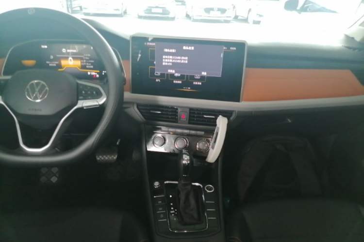 Used Volkswagen Bora 2025 200TSI DSG Enjoy Driving Navigation Edition Audio And AC Panel
