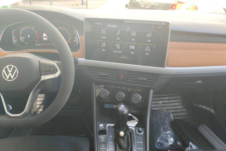 Used Volkswagen Bora 2025 200TSI DSG Enjoy PRO Edition Audio And AC Panel