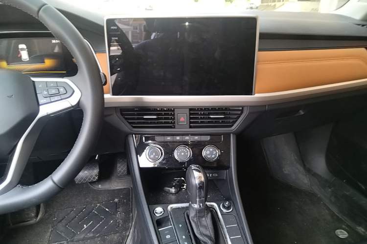 Used Volkswagen Bora 2025 200TSI DSG Enjoy Driving Navigation Edition Audio And AC Panel
