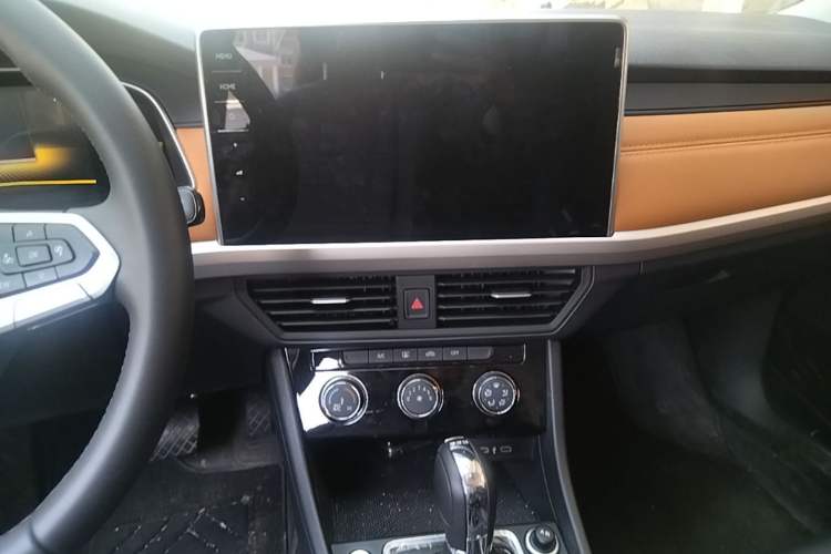 Used Volkswagen Bora 2025 200TSI DSG Enjoy Driving Navigation Edition Audio And AC Panel