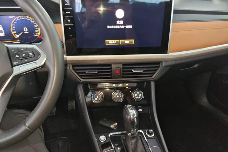Used Volkswagen Bora 2025 200TSI DSG Enjoy PRO Edition Audio And AC Panel