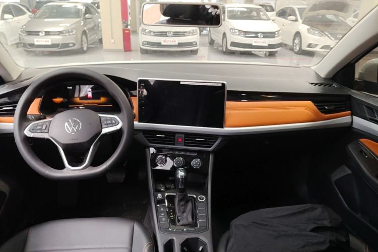 Used Volkswagen Bora 2025 Facelifted 200TSI DSG Yuexing Navigation Edition Center Console