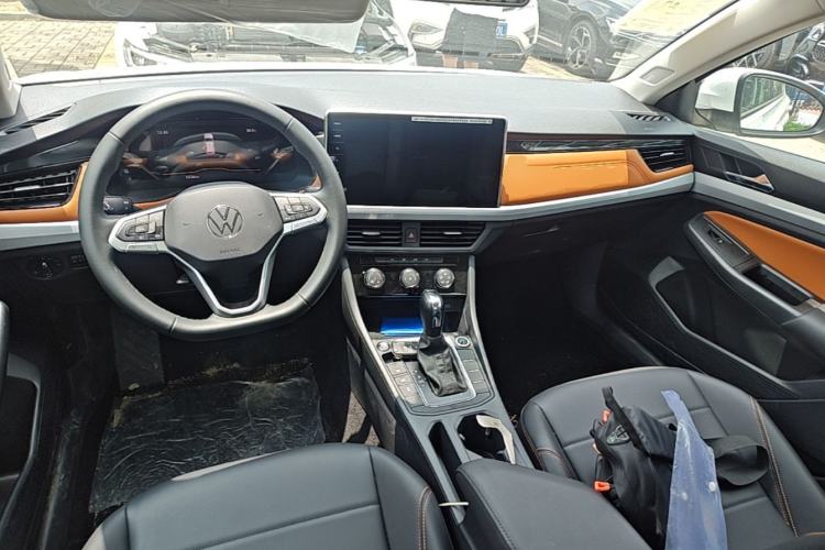 Used Volkswagen Bora 2025 Facelifted 200TSI DSG Yuexing Navigation Edition Center Console