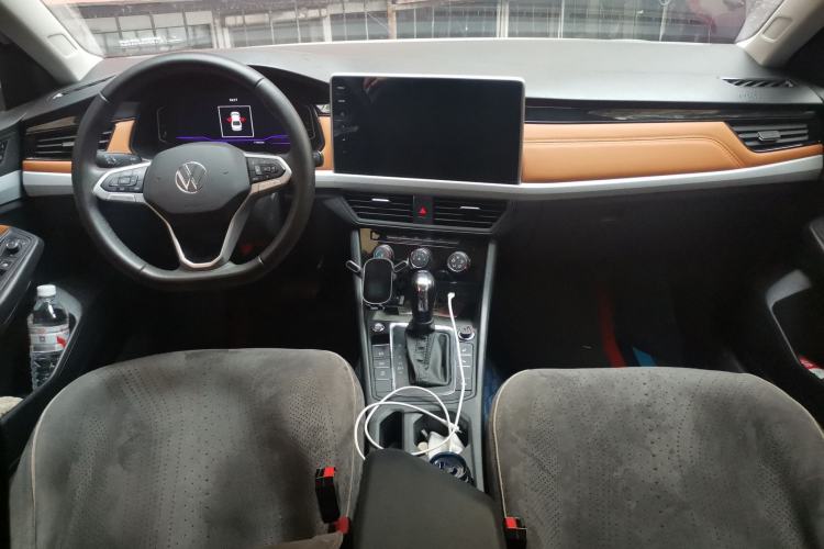 Used Volkswagen Bora 2025 Model, Facelifted 200TSI DSG Yuexing PRO Edition Center Console