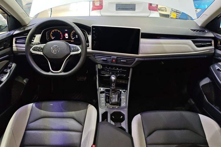 Used Volkswagen Bora 2025 300TSI DSG Prestige Edition Center Console